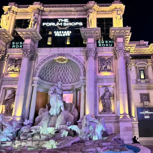 Beautiful resort on the famous Strip