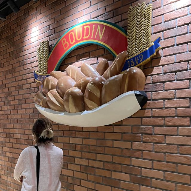 Check out bread and bakery decorations 