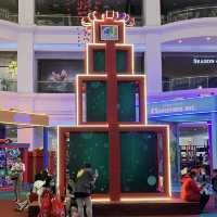 Xmas Decorations & flea market @ city sq 