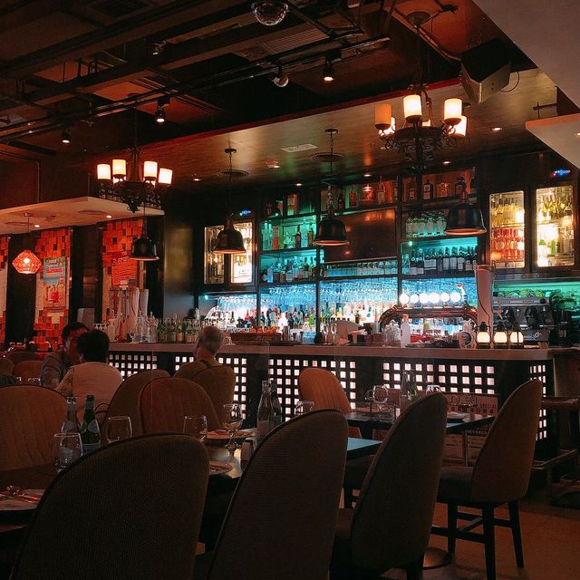 大人小孩都岩去既酒吧餐廳