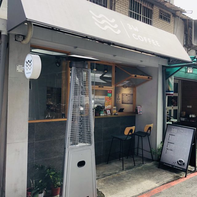 Let’s chat at 3W COFFEE.☕️精緻咖啡店·六張犁站🍪