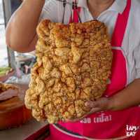 หมูกรอบหนังระเบิดเจ้าเด็ดเจ้าดัง