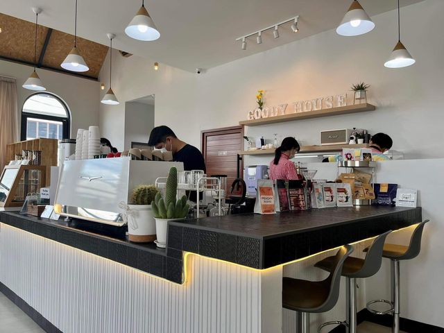 GOODY HOUSE Cafe & Chillax บ้านบึง 🍵☕️