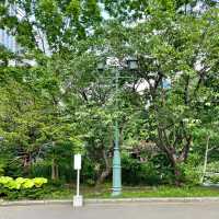 赤レンガ道庁は前庭も素敵