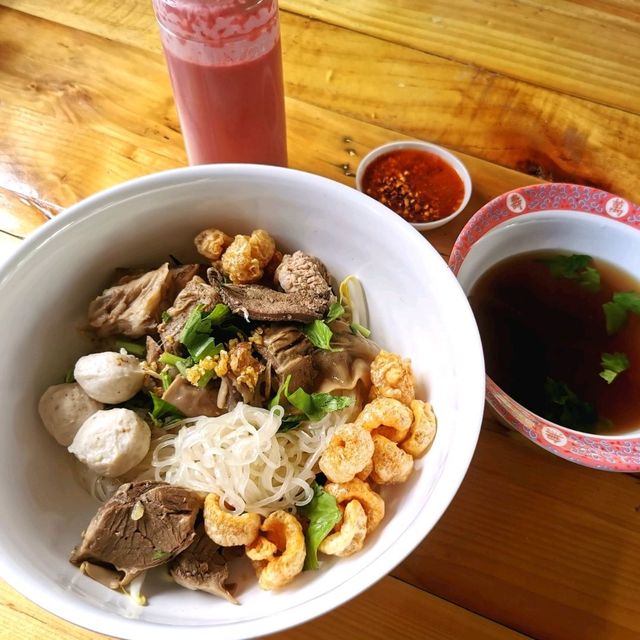 บังเอิญเจอ สุดยอดก๋วยเตี๋ยว​หมูตุ๋น 🍜