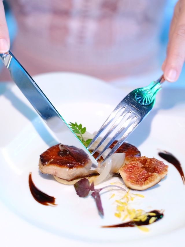 欣賞維港景色，品嚐高質美食 （上）