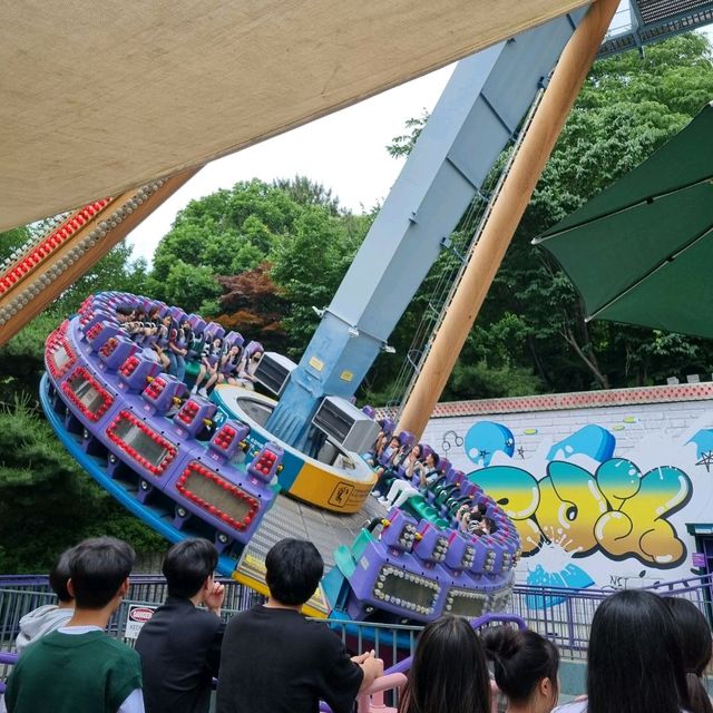 Most beautiful theme park: Everland💙