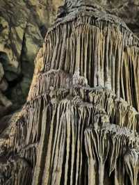 Lingshan cave; meet the bones of the Earth