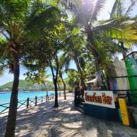 FreeGen Bar: Dadonghai Beach Sanya