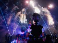 Fireworks at Shanghai Disneyland🏰🎊🎇
