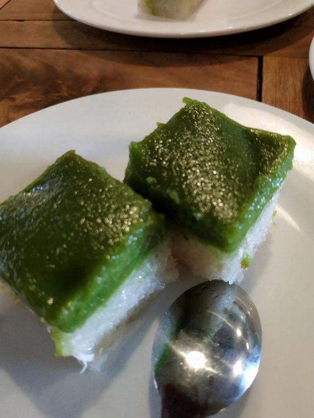 AWESOME MALAY FOOD & KUIH