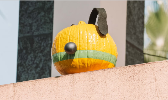 【加州迪士尼樂園】萬聖節活動：冥王星的南瓜追蹤 | 加州迪士尼樂園