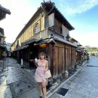 The World's first traditional starbucks