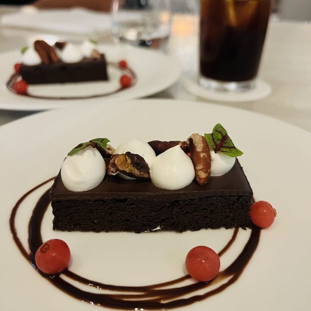 Azie Grand Cafe 