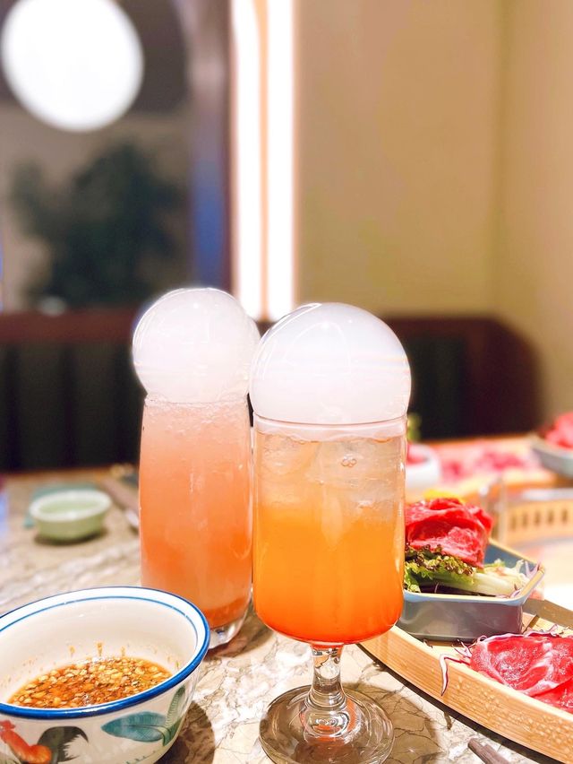 人氣打卡火鍋店，裝修華麗，走懷舊風