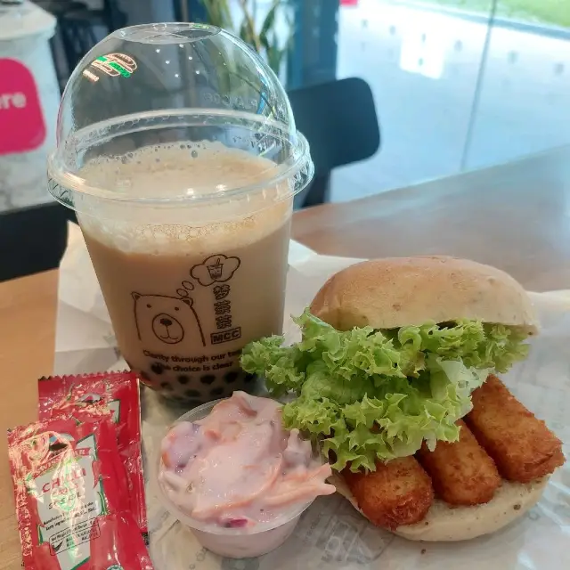 Vegan burger and bubble tea @ nomVnom