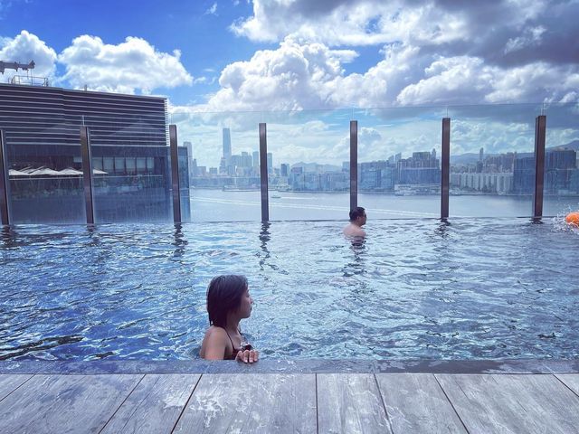 滿分的infinity Pool
