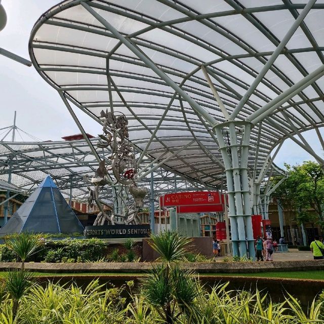 Posh Restaurants, Greenery at Festive Walk