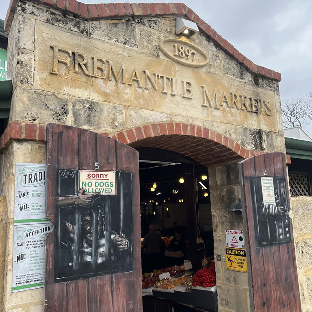 Visit the local shops in Fremantle Markets! 