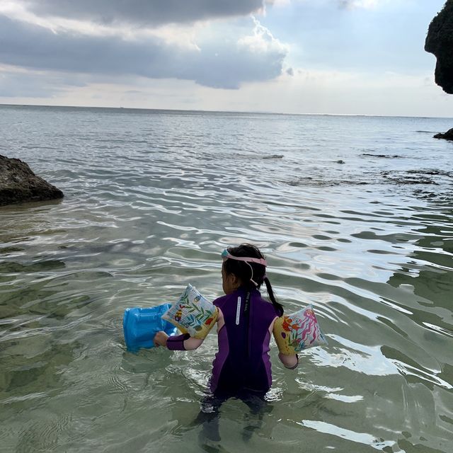 #水清沙幼超多魚沖繩沙灘🏖️ #當遇上潮退 #多魚到好似水族館咁