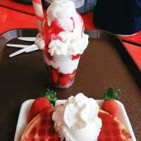Big Red Strawberry Farm 🍓