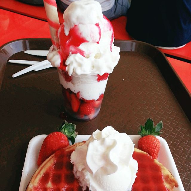 Big Red Strawberry Farm 🍓