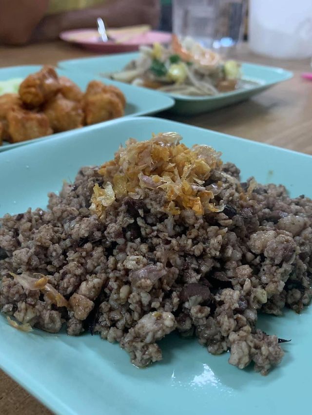 ชิมผัดดอกนานกิงแห้งอบซอสอร่อยที่พะเยา