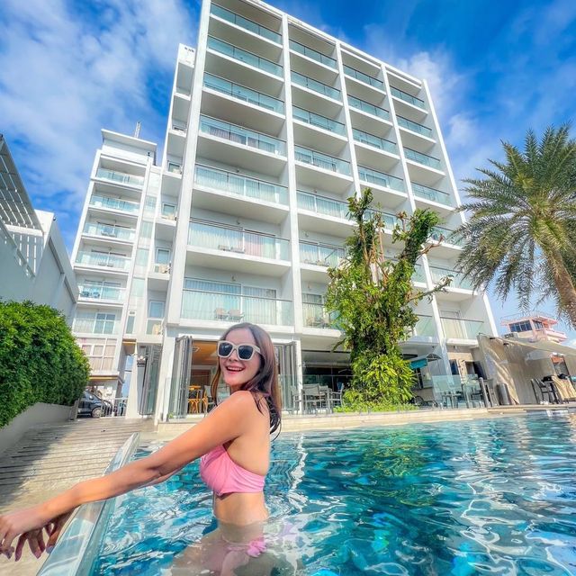 ที่พักติดทะเล เดินลงหาดได้เลย 