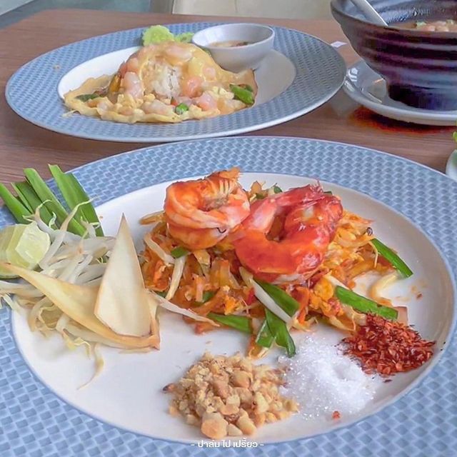 วิวหลักล้าน ราคาหลักร้อย  บุฟเฟ่ต์ตึกใบหยก ชั้น 82