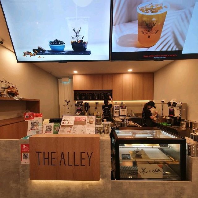 Satisfy your bubble craving at The Alley, J8