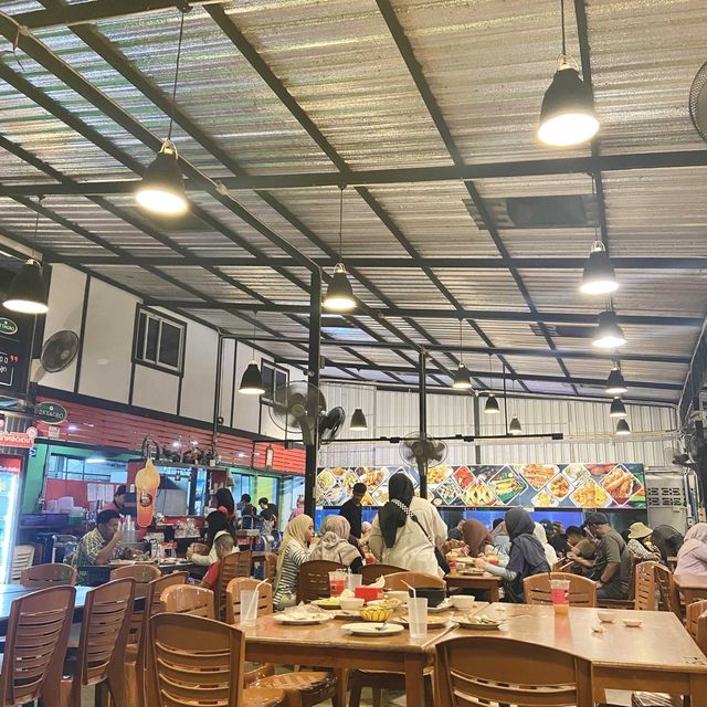 ไก่ทอดเดช (สาขาชีอุทิศ)
