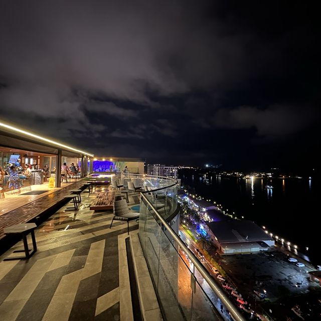 Awesome RoofTop Bar @ Le Meridien KK