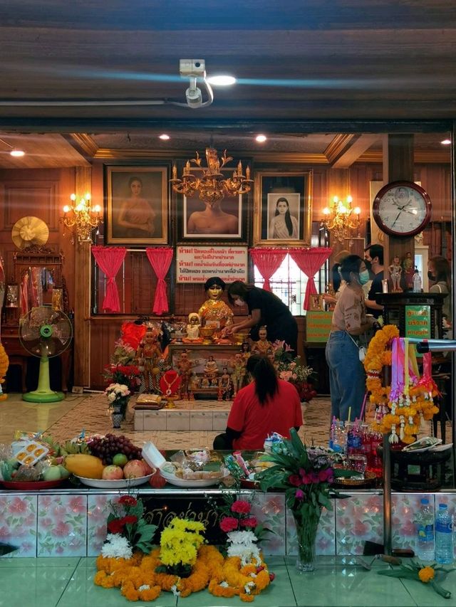 ไหว้พระขอพร แม่นาค พระโขนง