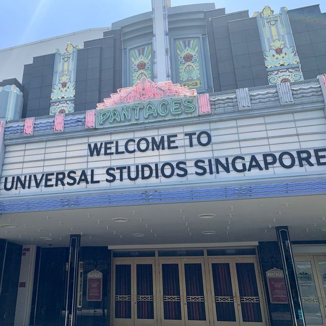 SUNDAYS @ UNIVERSAL STUDIOS SINGAPORE!