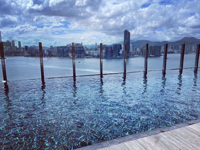 滿分的infinity Pool