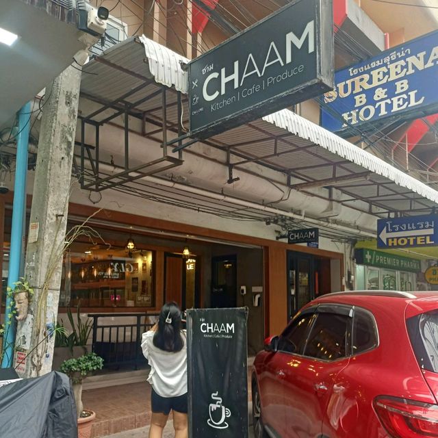  Chaam.ptya คาเฟ่สวย เลียบหาดพัทยา