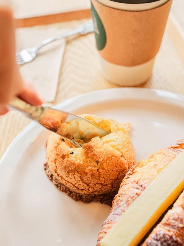 유럽 작은 마을에 들어간 듯한 카페🌿