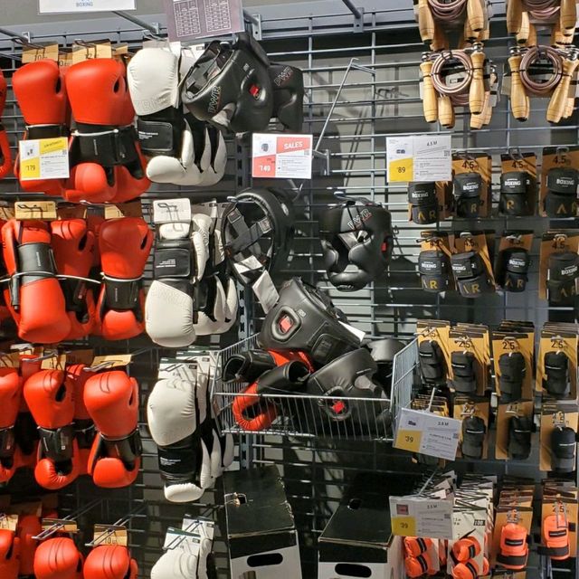 全港最大最多款式運動用品嘅Decathlon