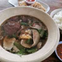 ต้มเลือดหมูสุดอร่อย ร้านดังย่านรั​ตนาธิเบศร์​ 