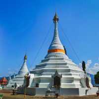 วัดพระธาตุดอยกองมู สัญลักษณ์เมืองหมอก 3 ฤดู