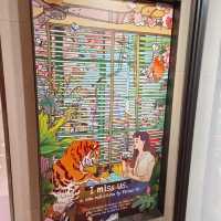 天空之城 , 在香港冰室和猛虎 , 吃牛油菠蘿包！和野豬擠公車！
