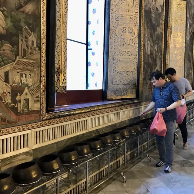 全世界最金碧輝煌的臥佛