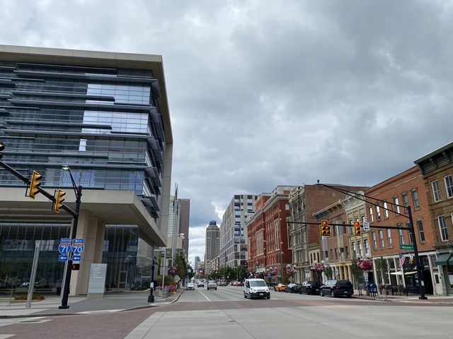 Columbus Downtown- Lazy and Beautiful 