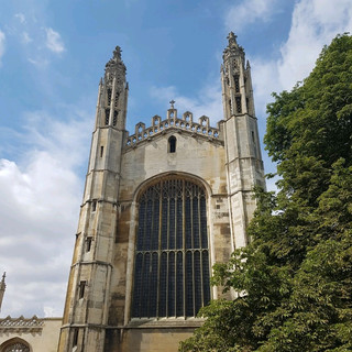 #celebratewithtrip #unitedkingdom #cambridge
國王學院教堂和劍橋大學的其他部分。這是一座晚期哥德式建築,擁有巨大的扇形拱形天花板、華麗的彩色玻璃窗和英國國教服務。
地點:King's Parade,劍橋 CB2 1ST,英國
營業時間
週一 上午 9:30 至下午 3:15
週二上午 9:30 至下午 3:15
星期三 上午 9:30 至下午 3:15
週四 上午 9:30 至下午 3:15
週五上午 9:30 至下午 3:15
週六 上午 9:30 至下午 2:45
週日休息