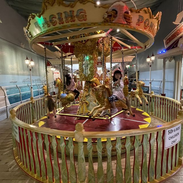 爬進英國的洞穴探險 爬進英國的洞穴探險