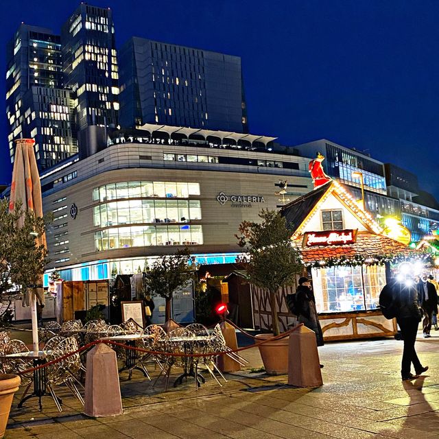 Zeil at Night