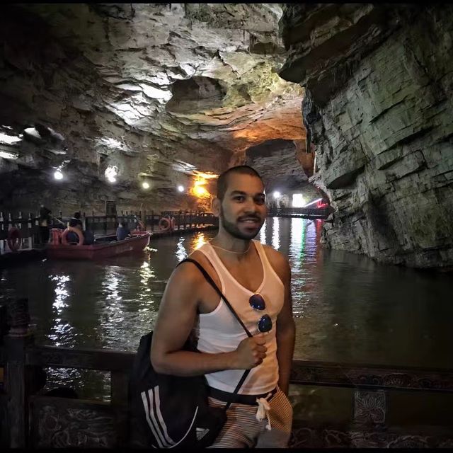 Yellow Dragon Cave 