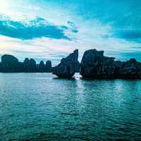 The Beautiful Islets in Ha long Bay!