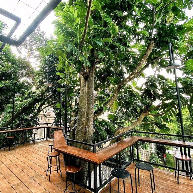 KLUWIH CAFE SEMARANG
