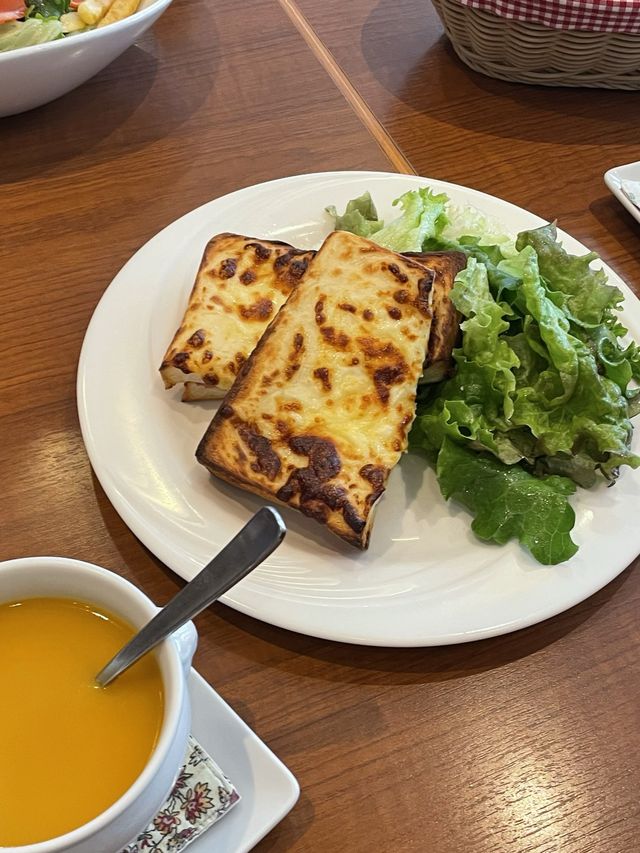 フランス人のマダムが迎えてくれる人形町カフェ